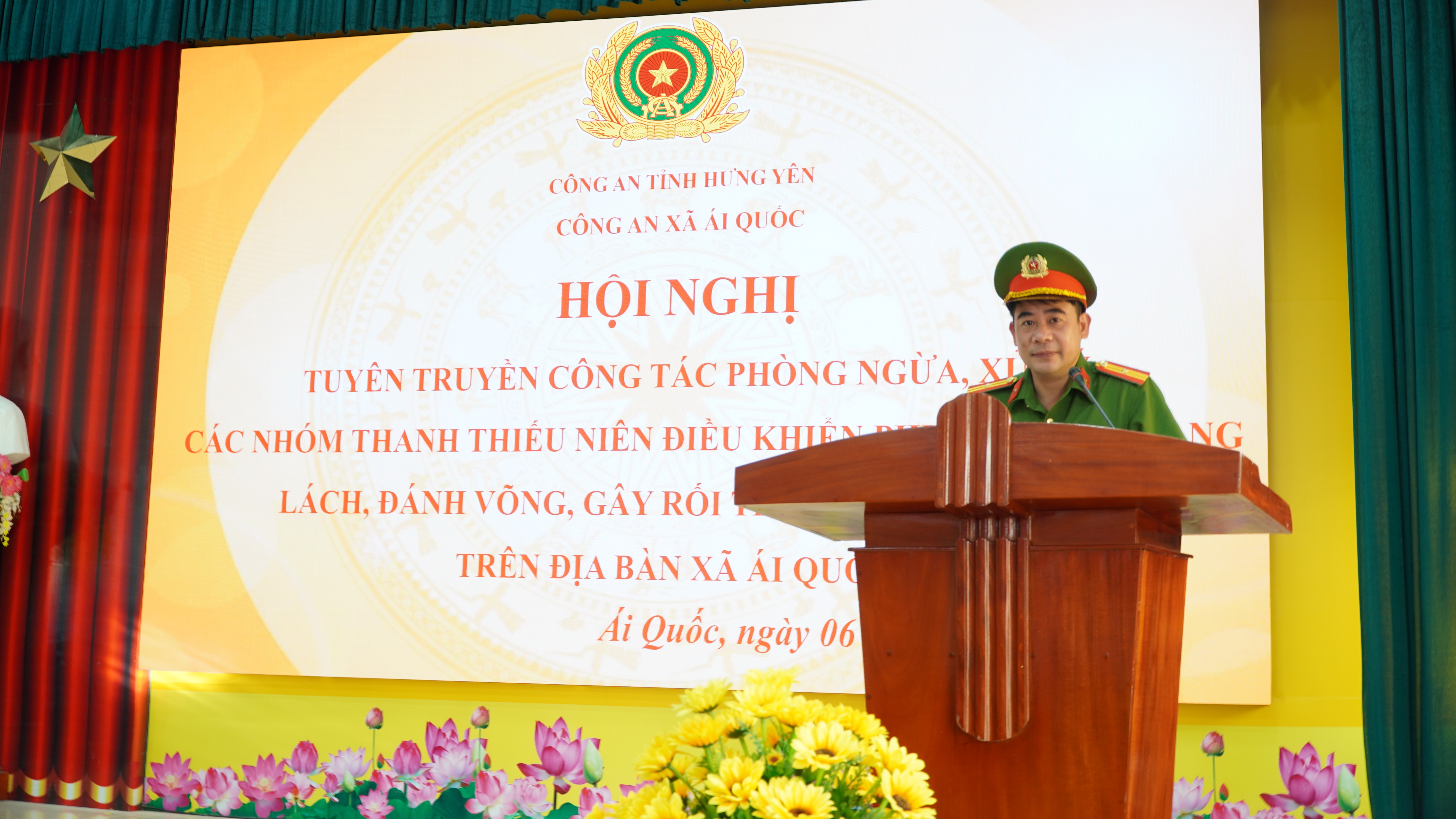 Công an xã Ái Quốc tổ chức hội nghị tuyên truyền phòng ngừa thanh thiếu niên điều khiển phương tiện lạng lách, đánh võng