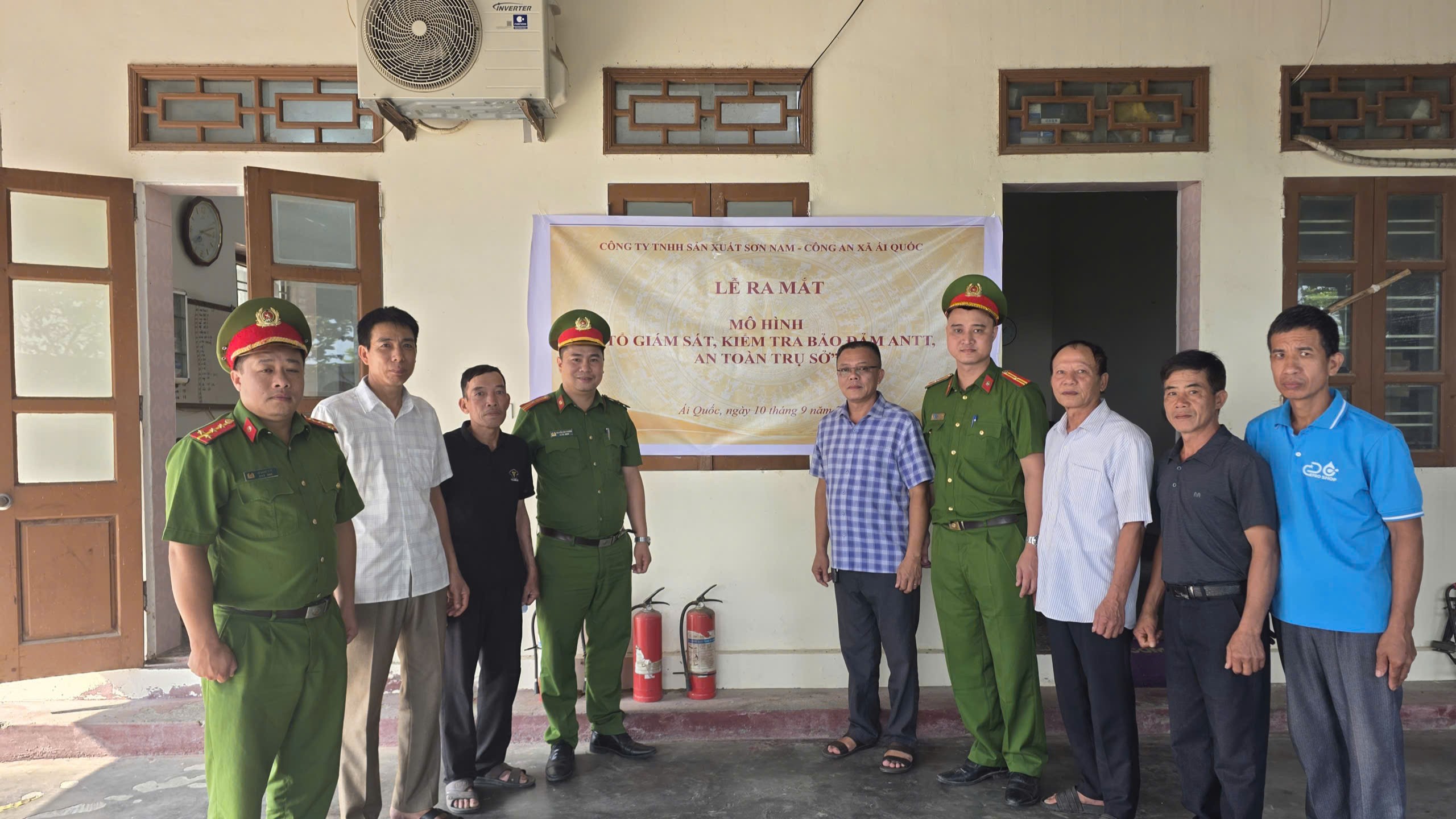 Công an xã Ái Quốc phối hợp ra mắt các mô hình tự quản về an ninh trật tự và phòng cháy, chữa cháy tại doanh nghiệp