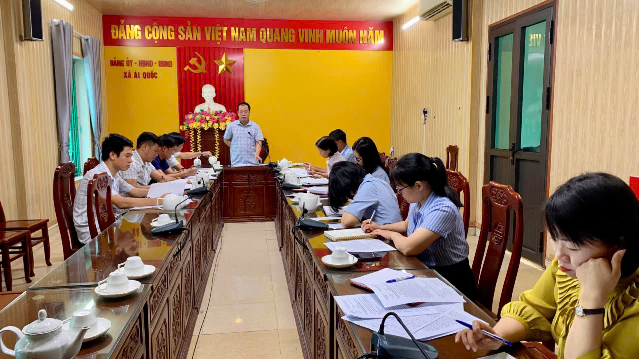 UBND xã Ái Quốc họp triển khai công tác đặt tên đường, tên phố và gắn biển số nhà