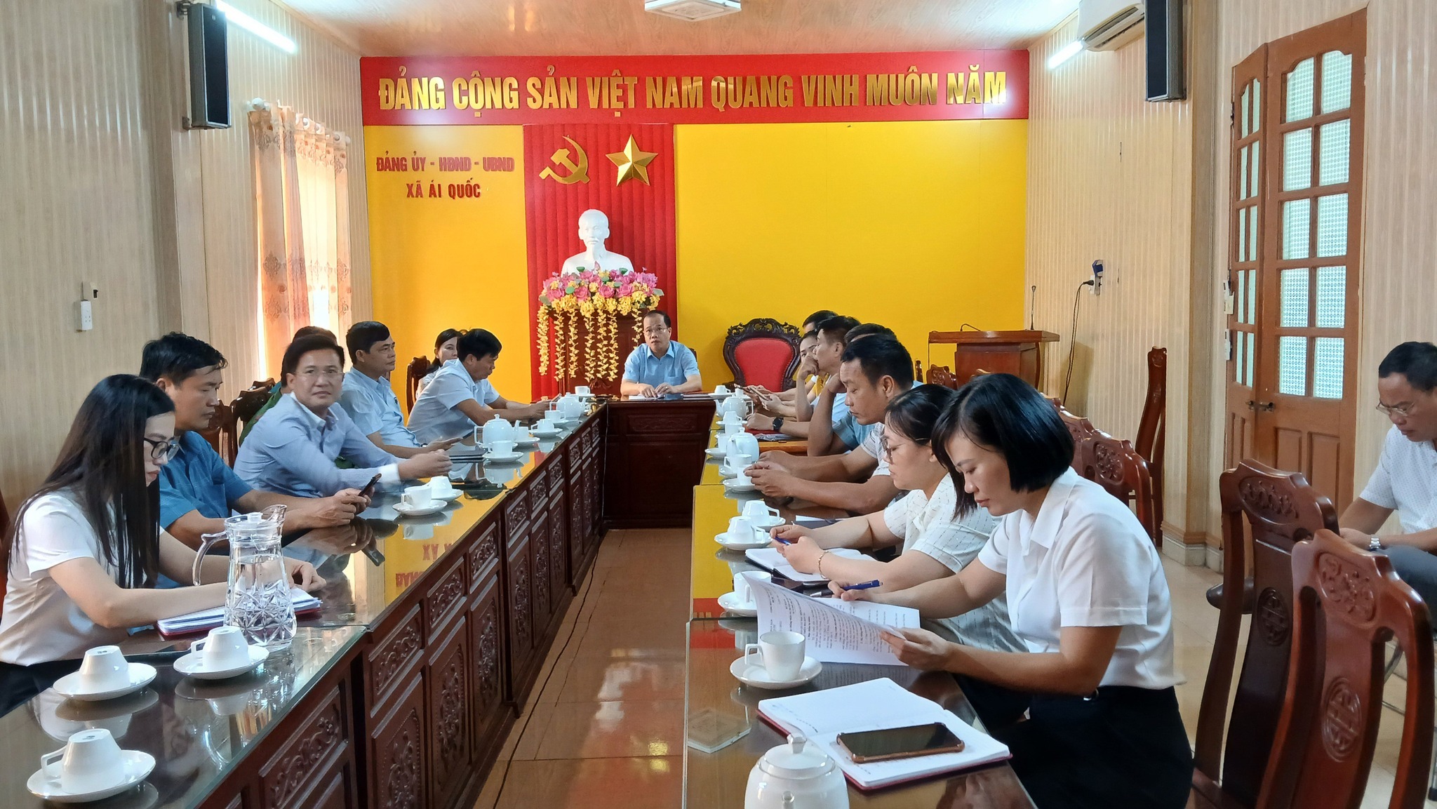 UBND xã Ái Quốc tham dự hội nghị trực tuyến ứng phó siêu bão số 9 - Ragasa