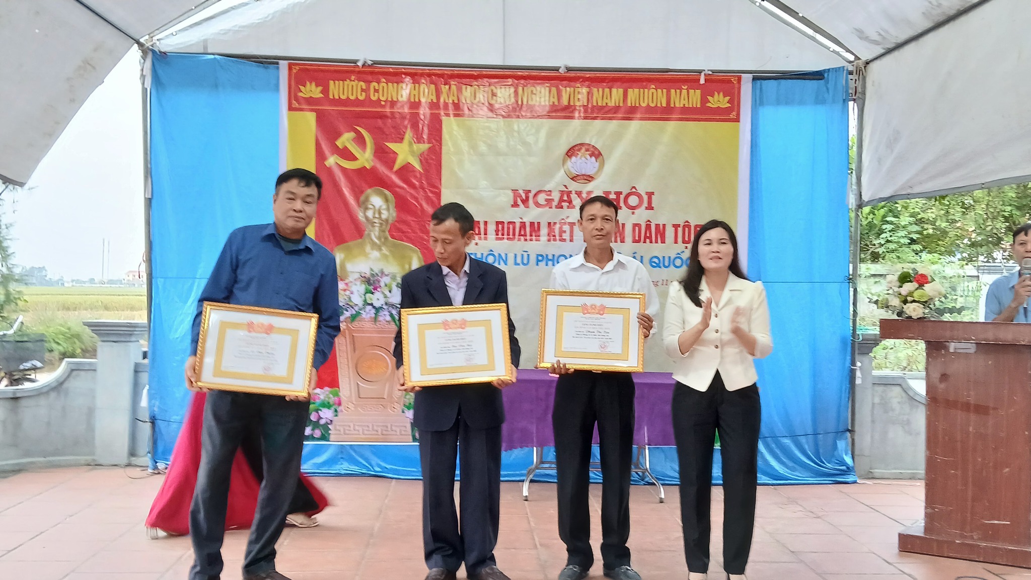 Sôi nổi Ngày hội Đại đoàn kết toàn dân tộc tại các thôn trên địa bàn xã Ái Quốc