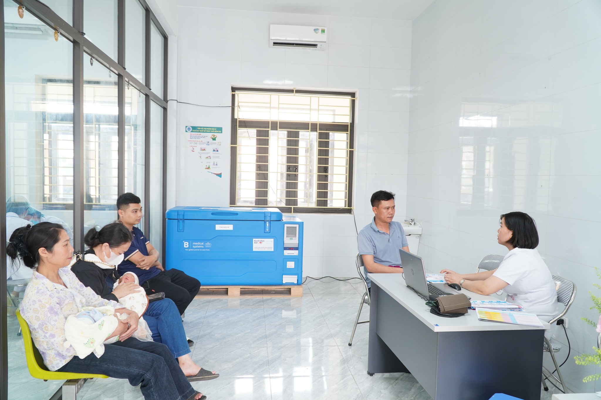 Bệnh viện Đa khoa Tiền Hải khai trương Trung tâm tiêm chủng vắc-xin