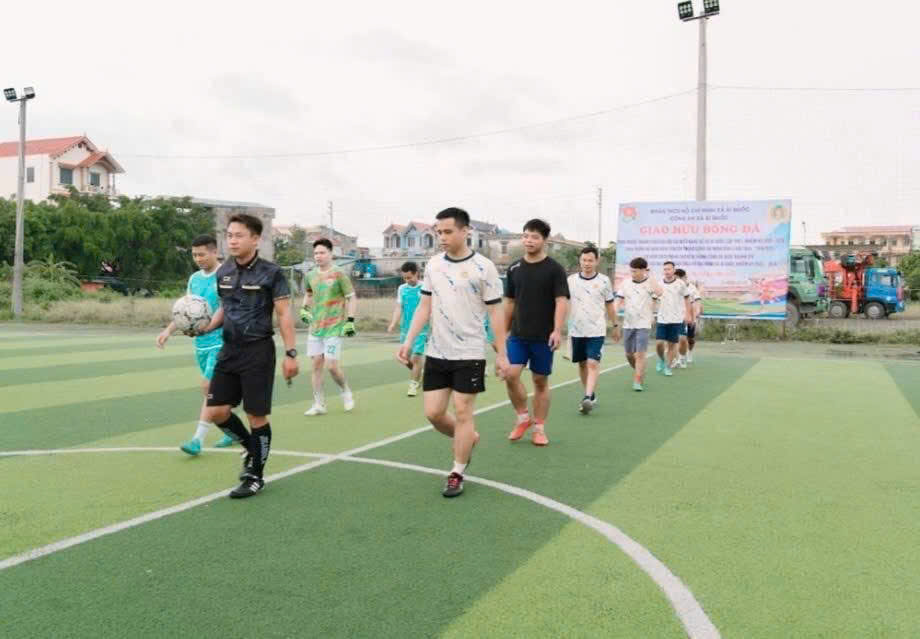 Ái Quốc: Giao hữu bóng đá đoàn thanh niên