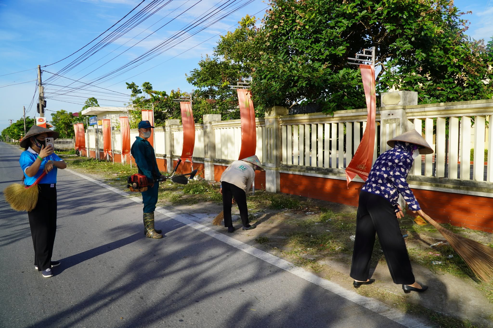 Xã Ái Quốc tổ chức lễ ra quân hưởng ứng phong trào thi đua “Toàn dân chung tay bảo vệ môi trường, vì một Việt Nam xanh - sạch - đẹp”