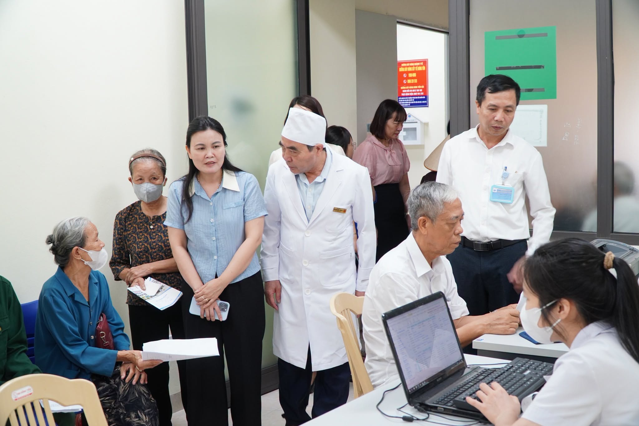 Xã Ái Quốc tổ chức khám sức khỏe cho người có công nhân kỷ niệm 79 năm Ngày Thương binh - Liệt sĩ