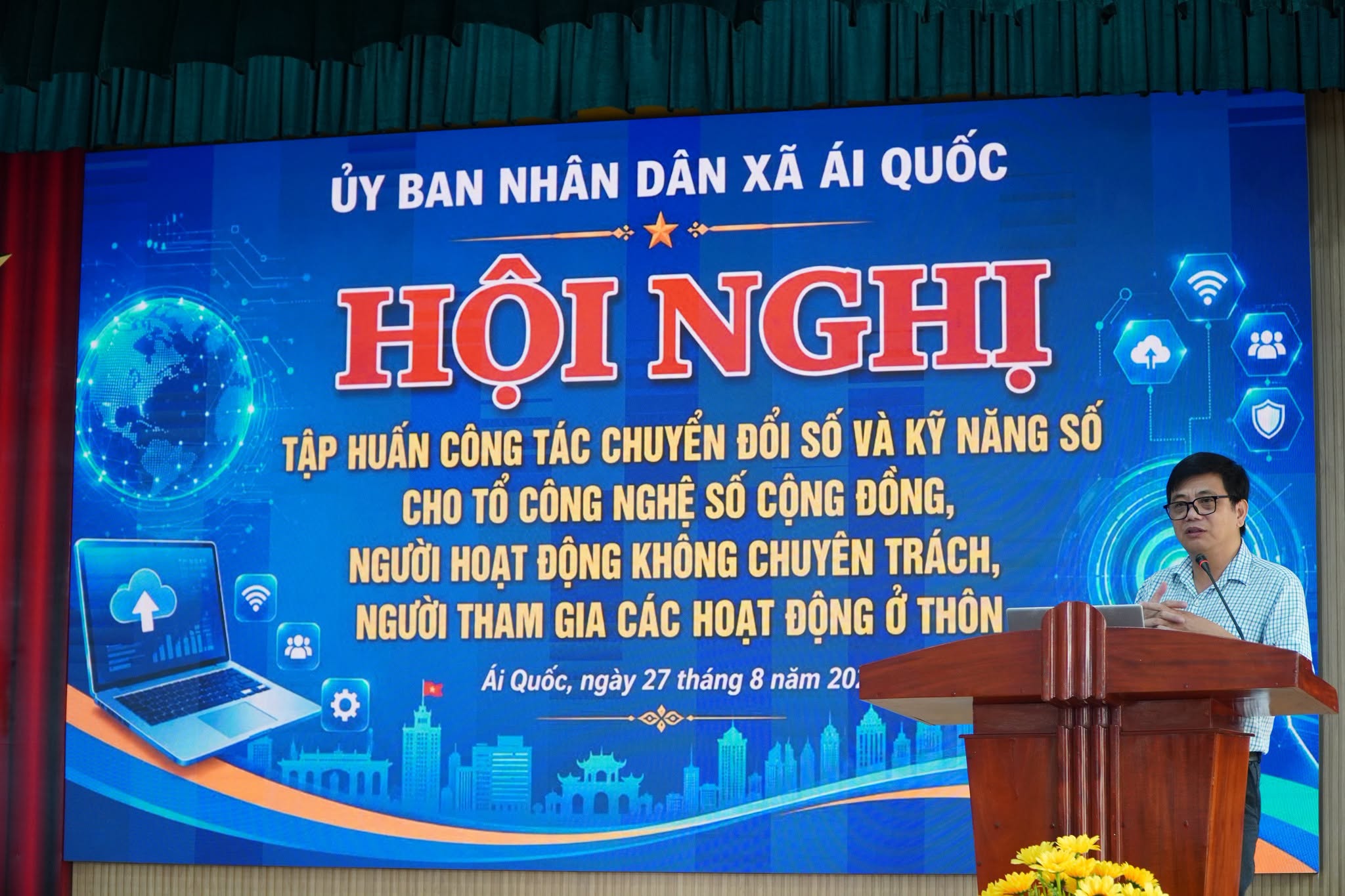 Xã Ái Quốc tổ chức hội nghị tập huấn công tác chuyển đổi số và kỹ năng số cho cán bộ thôn, Tổ công nghệ số cộng đồng