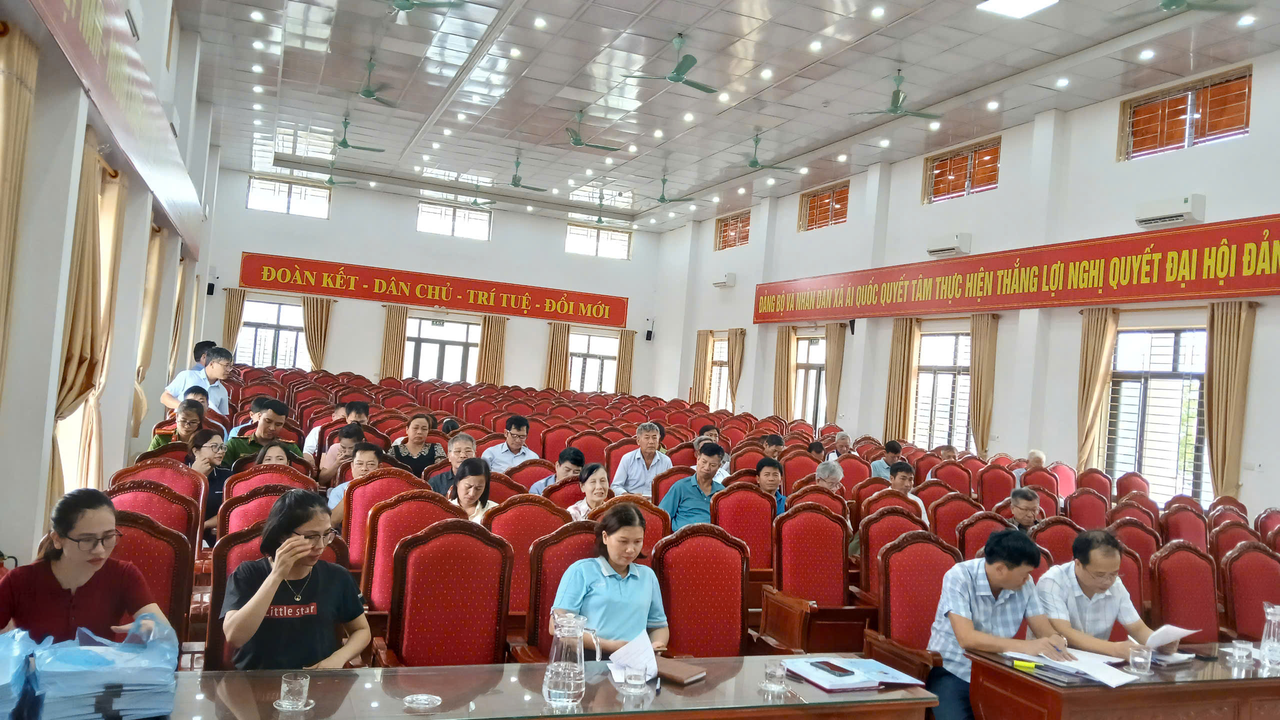 UBND xã Ái Quốc triển khai kế hoạch tặng quà 2/9 cho Nhân dân