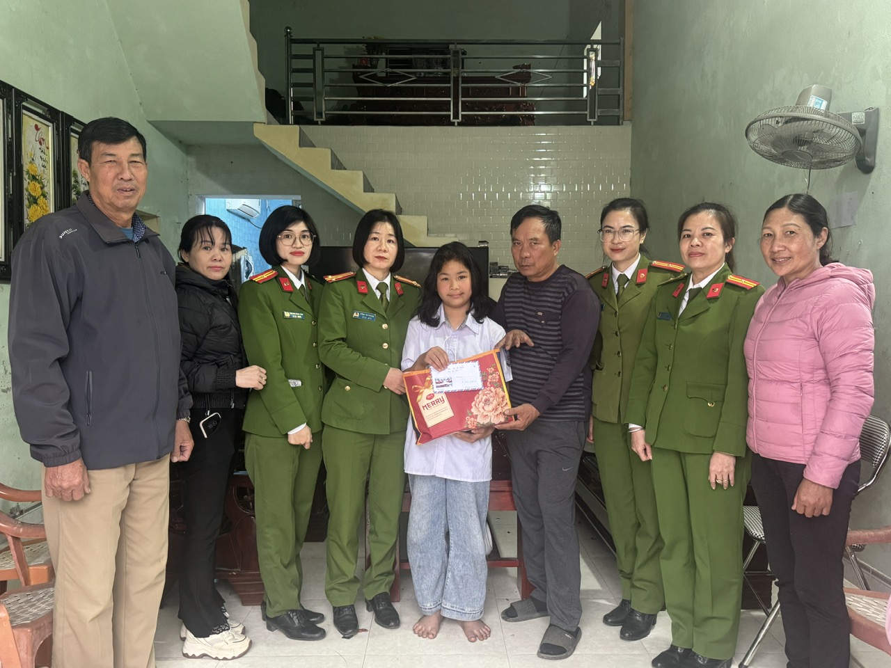 Chi hội phụ nữ Công an xã Ái Quốc triển khai hiệu quả mô hình Mẹ đỡ đầu